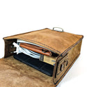 Laptoptasche aus braunem Leder tragbar als Messenger Bag